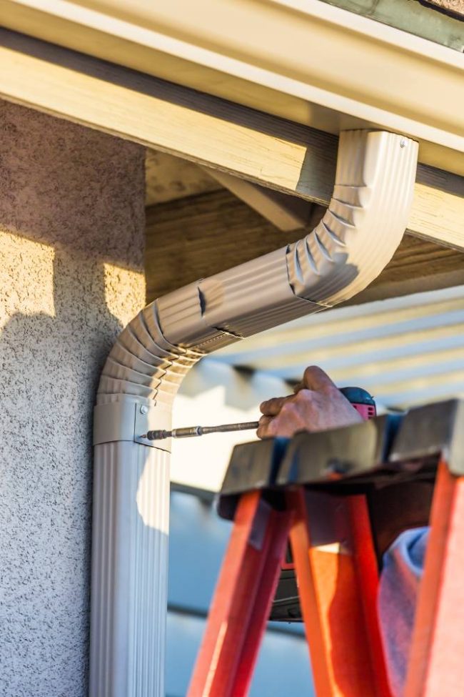 custom cut seamless gutters new installation or replacement red cedar contracting chetek wi